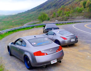 Cars at a scenic outlook on the drive